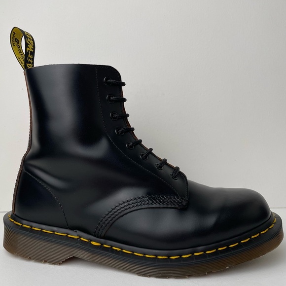 Dr. Martens MIE Black Quilon Leather 1460 England Boots UK 8 - Picture 5 of 16
